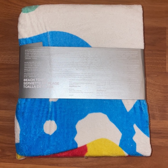 Disney Parks Minnie Mouse Circular beach towel new - Picture 4 of 4